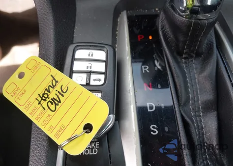 2020 Honda Civic Sport z USA, uszkodzony, nr VIN 2HGFC2F83LH524903